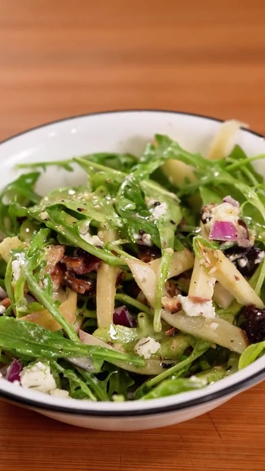 Apple arugula walnut salad
